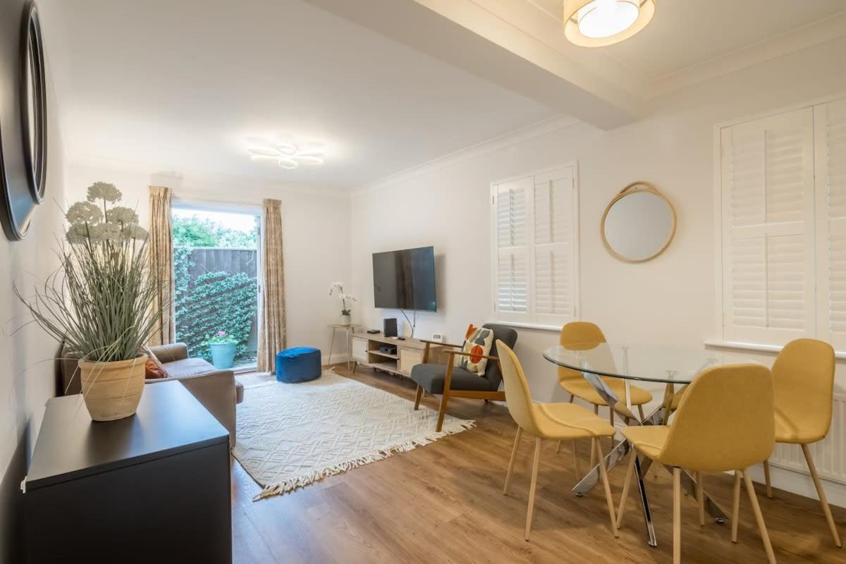 Lovely 1 Bed Apartment With Free Parking & Garden CBG Exterior foto